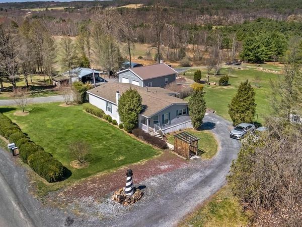 530 W SUNSET ROAD , LEHIGHTON, PA 18235