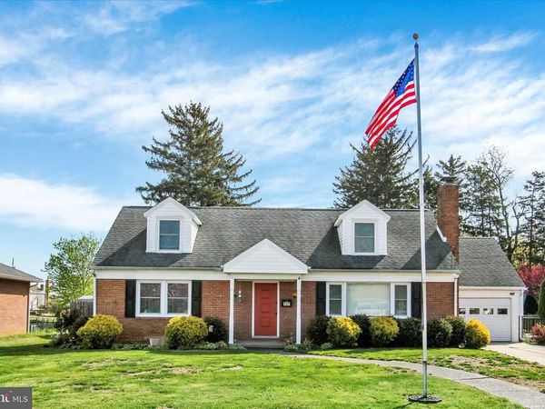 137 N STEPHEN PLACE , HANOVER, PA 17331