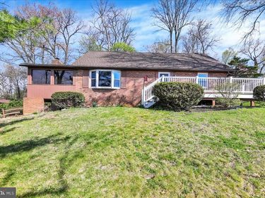 12 MOSER LANE, SHOEMAKERSVILLE, PA 19555