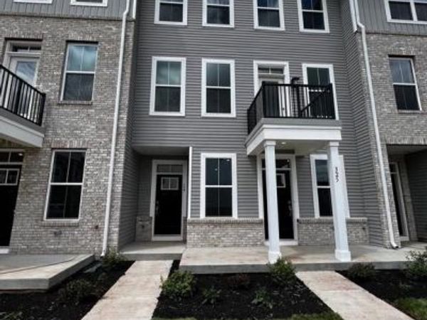 327 FOUNDRY , PHOENIXVILLE, PA 19460