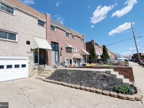 3652 E CROWN AVENUE, PHILADELPHIA, PA 19114