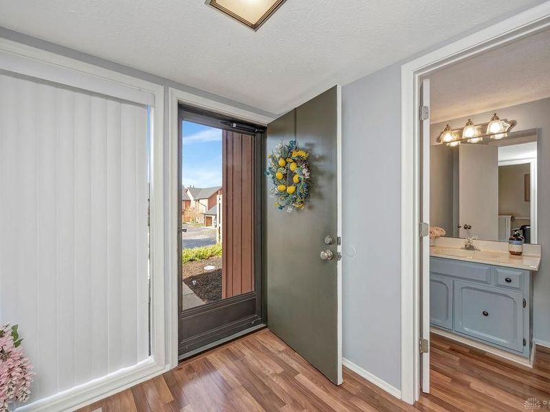 8308 Coppernail Way, West Chester, OH 45069 Photo 2