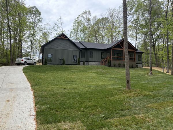 827 Town Branch Rd , Charlotte, TN 37036