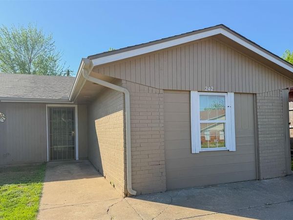 242 Windsor Way, Midwest City, OK 73110