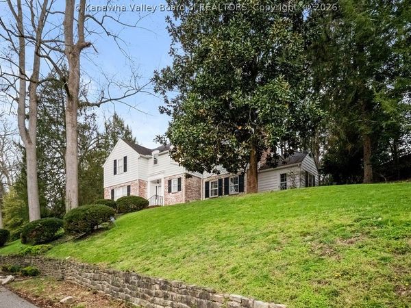 606 Briarwood Road, Charleston, WV 25314