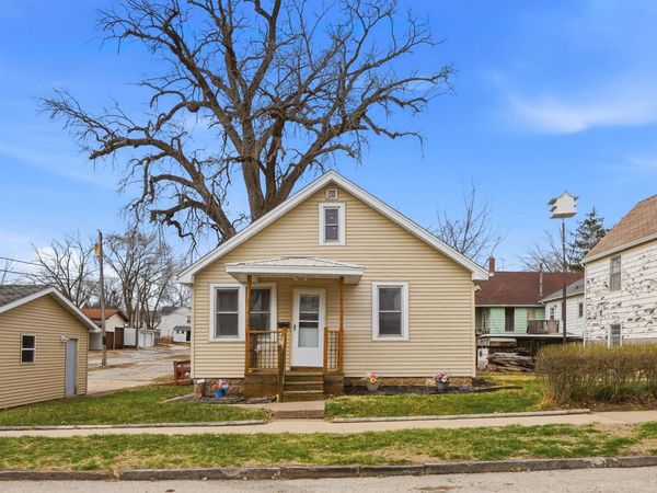 614 PINE, Muscatine, IA 52761