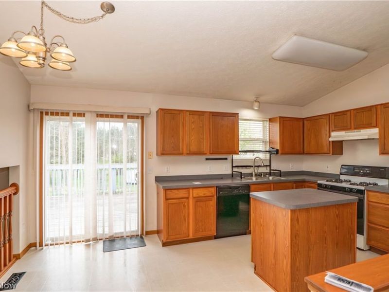 810 Sturbridge Drive, Medina, OH 44256 Photo 9