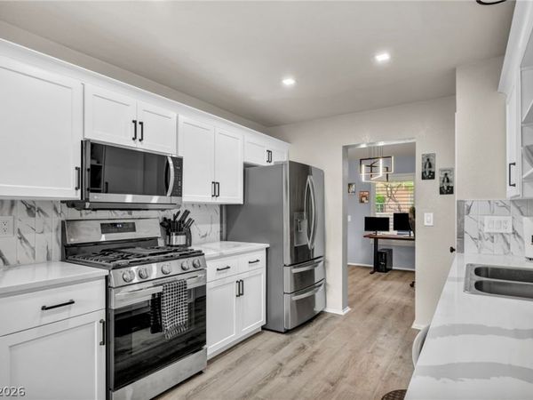 2725 Sungold Drive, Las Vegas, NV 89134
