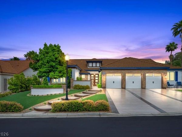 1516 Castle Wall Street, Las Vegas, NV 89117