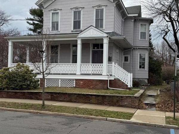 135 Everett Place 2, EAST RUTHERFORD, NJ 07073