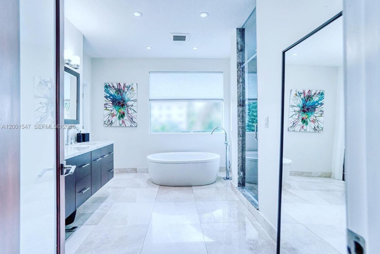 13300 Biscayne Bay Ter, North Miami, FL 33181 Photo