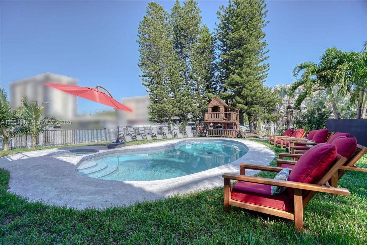 13300 Biscayne Bay Ter, North Miami, FL 33181 Photo