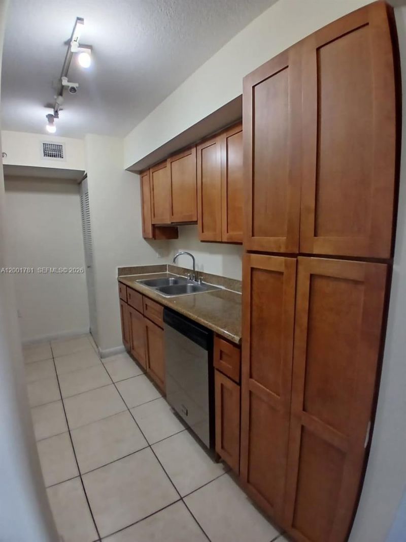 219 NW 12th Ave, Unit 914, Miami, FL 33128 Photo
