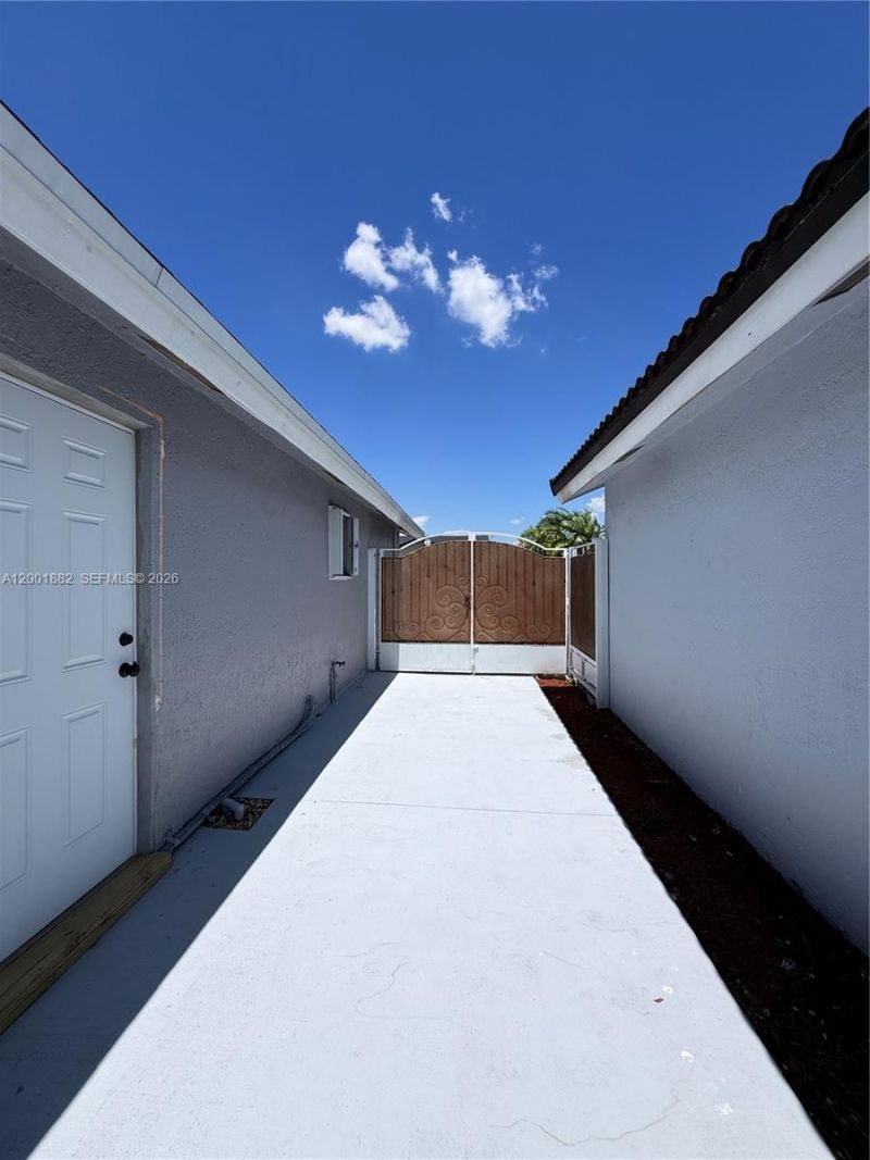 14220 SW 53rd St, Unit B, Miami, FL 33175 Photo