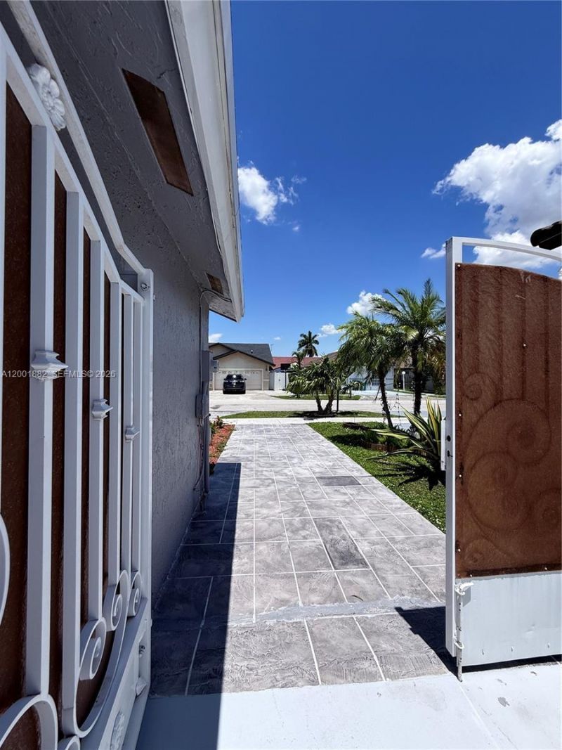 14220 SW 53rd St, Unit B, Miami, FL 33175 Photo