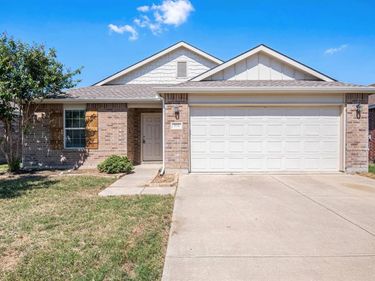 304 Chert Lane, Fort Worth, TX 76131