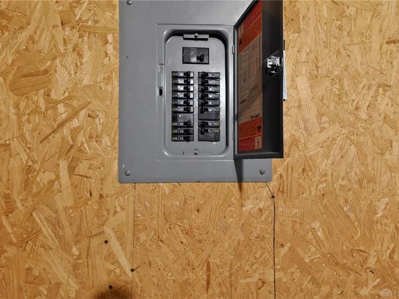 525 Blue Bell Road, Riverside, OH 45431 Photo 29