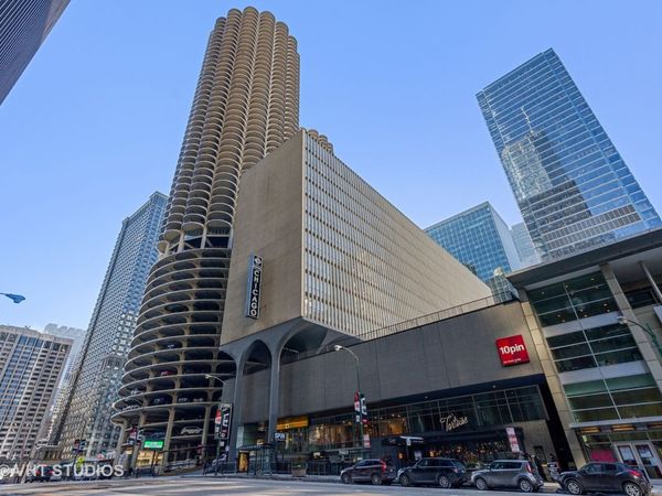 300 N STATE Street, Unit 4725, Chicago, IL 60654