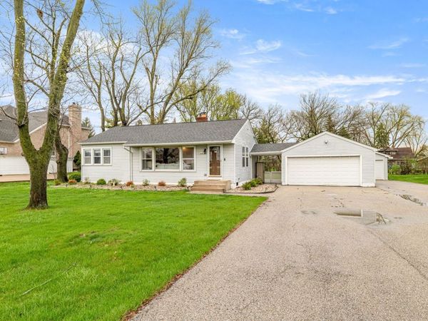 216 W Rand Road , Mount Prospect, IL 60056