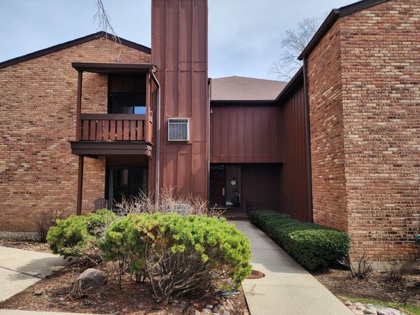 1S055 Spring Road , Unit 2D, Oakbrook Terrace, IL 60181