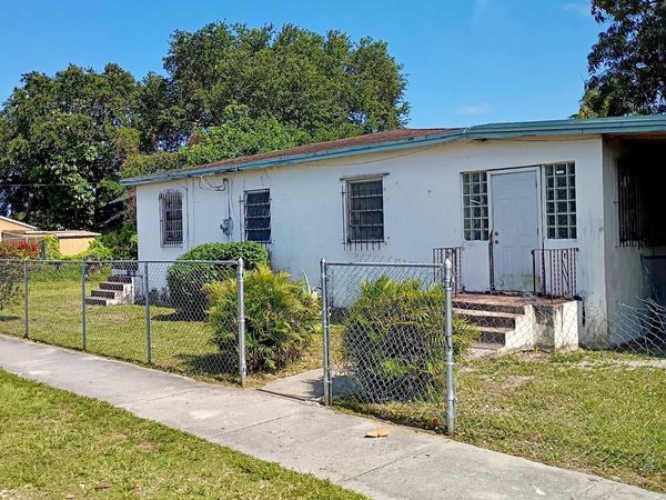 1580 NW 77th Terrace, Miami, FL 33147