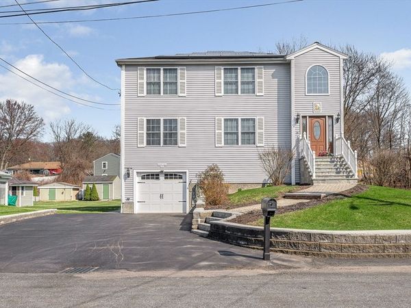 15 Meadow Drive, Lowell, MA 01854