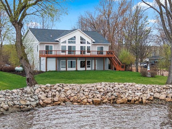 534 RESORT ROAD, Suamico, WI 54173