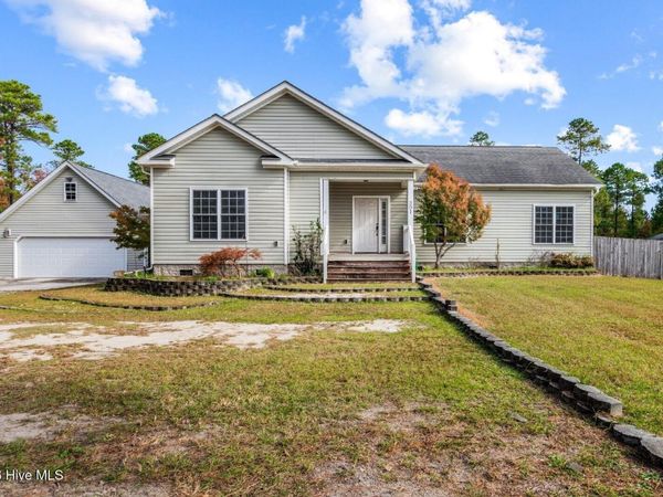 301 Sand Ridge Road, Hubert, NC 28539