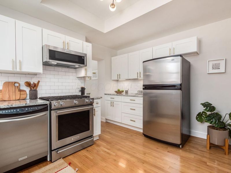 237 Collins Avenue, Columbus, OH 43215 Photo 14