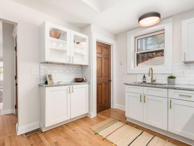 237 Collins Avenue, Columbus, OH 43215 Photo 17