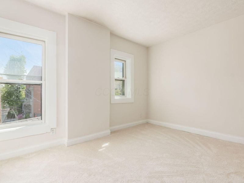 237 Collins Avenue, Columbus, OH 43215 Photo 23