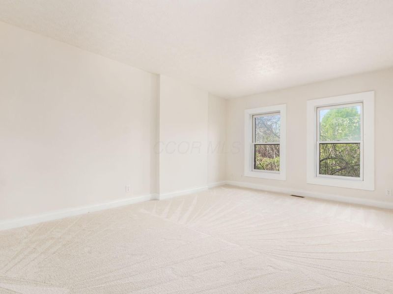 237 Collins Avenue, Columbus, OH 43215 Photo 32