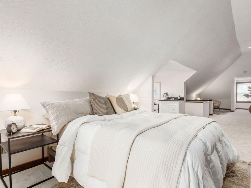 237 Collins Avenue, Columbus, OH 43215 Photo 41