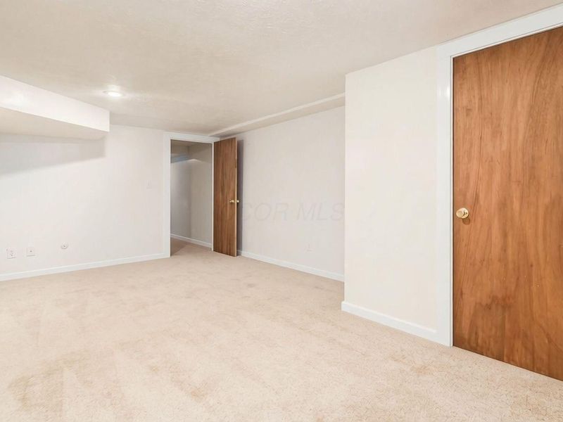 237 Collins Avenue, Columbus, OH 43215 Photo 47