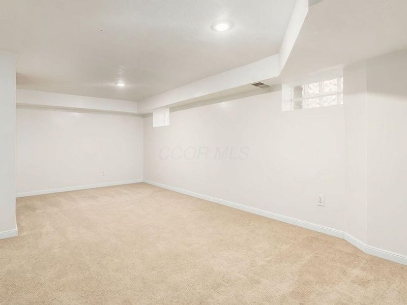 237 Collins Avenue, Columbus, OH 43215 Photo 49