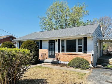 2403 PARK HILL RD, STAUNTON, VA 24401