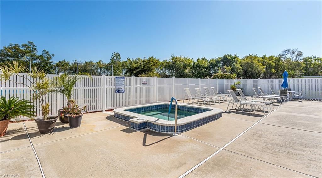 6834 Bogey Dr, Fort Myers, FL 33919 Photo