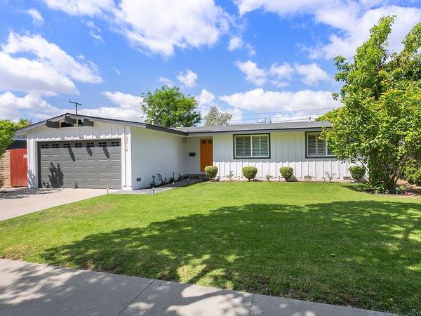 2214 N Spruce Street, Santa Ana, CA 92706