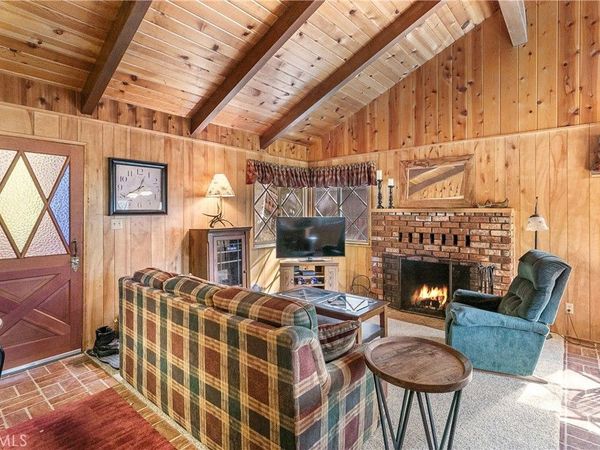 748 Lake, Lake Arrowhead, CA 92352