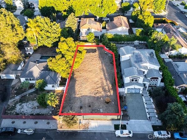 6218 Matilija Ave, Valley Glen, CA 91401