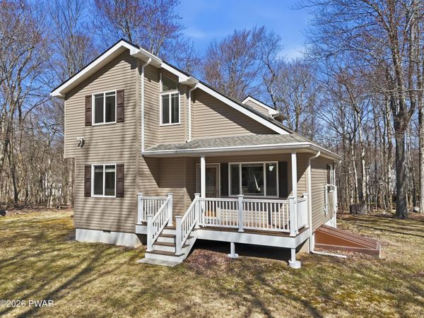 1086 Brantwood Road, Newfoundland, PA 18445