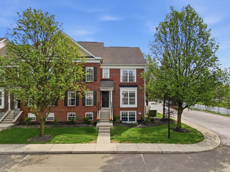 3672 Rubythroat Drive, Unit 3, Columbus, OH 43230 Photo 2