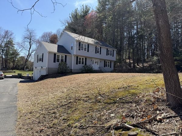 485 Hartford Ave, Uxbridge, MA 01569