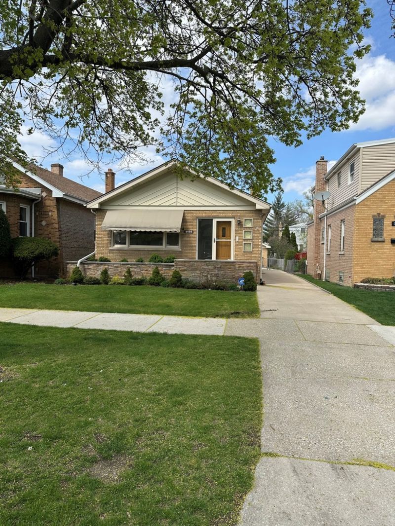 5636 W Sunnyside Avenue, Chicago, IL 60630 Main Photo