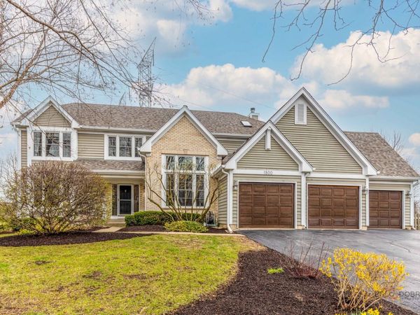 1800 Darnell Street , Libertyville, IL 60048