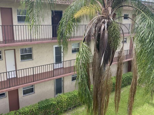 715 Lori Drive, Unit 304, Palm Springs, FL 33461