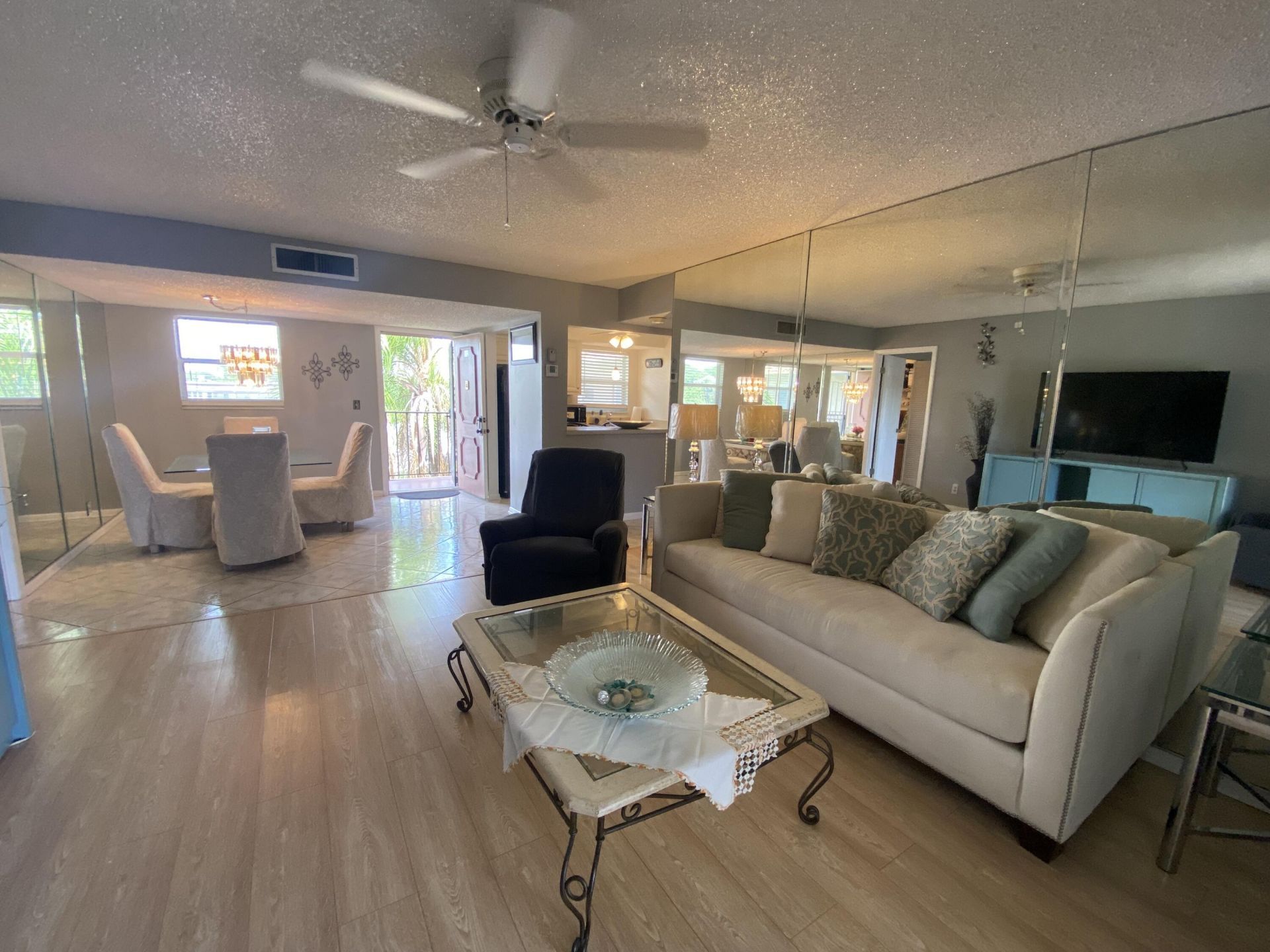 715 Lori Drive, Unit 304, Palm Springs, FL 33461 Photo