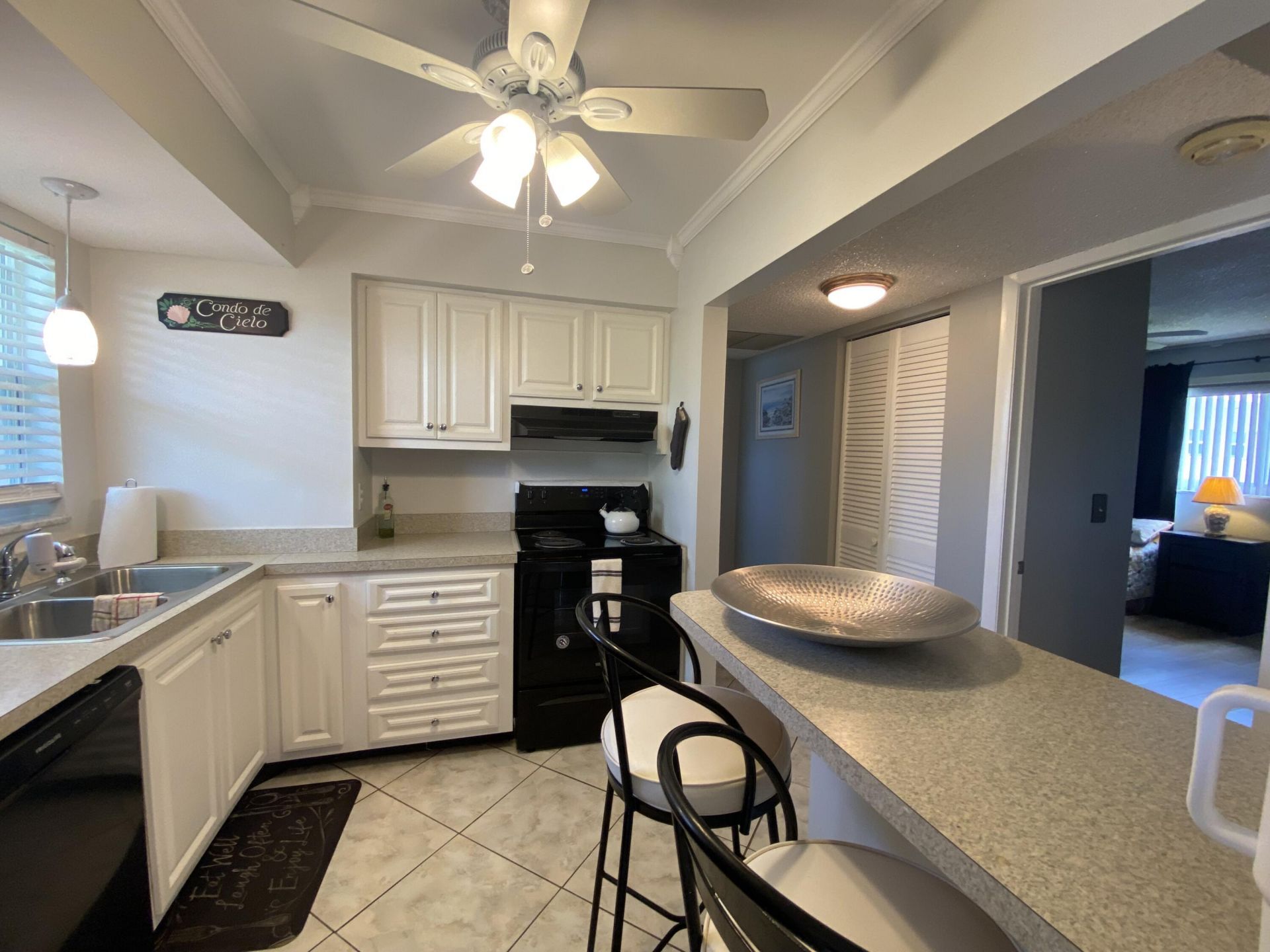 715 Lori Drive, Unit 304, Palm Springs, FL 33461 Photo