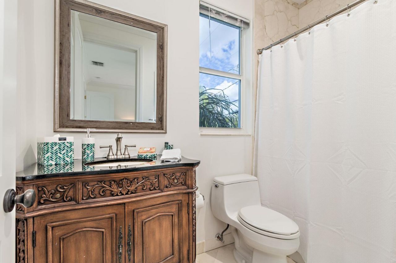 141 Gregory Place, West Palm Beach, FL 33405 Photo