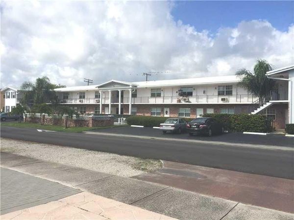 2701 Middle River Drive, Unit 19, Fort Lauderdale, FL 33306